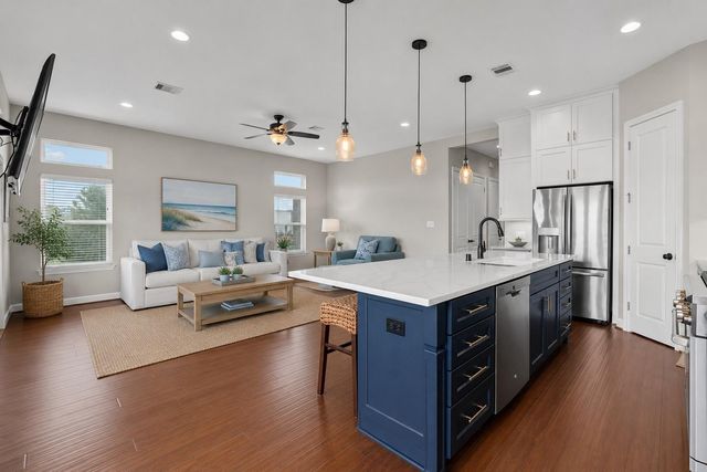 403 W Shore Drive, Clear Lake Shores, TX 77565