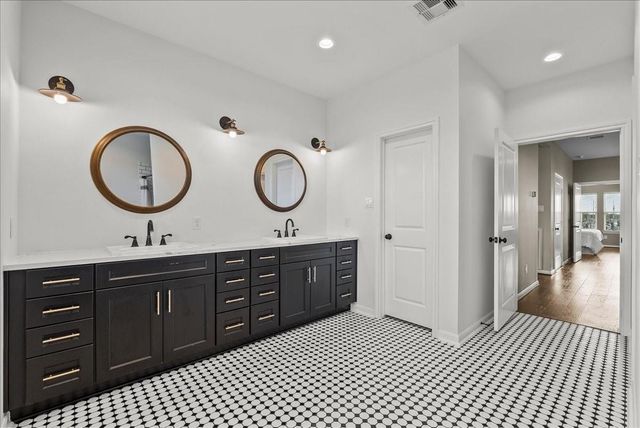 403 W Shore Drive, Clear Lake Shores, TX 77565