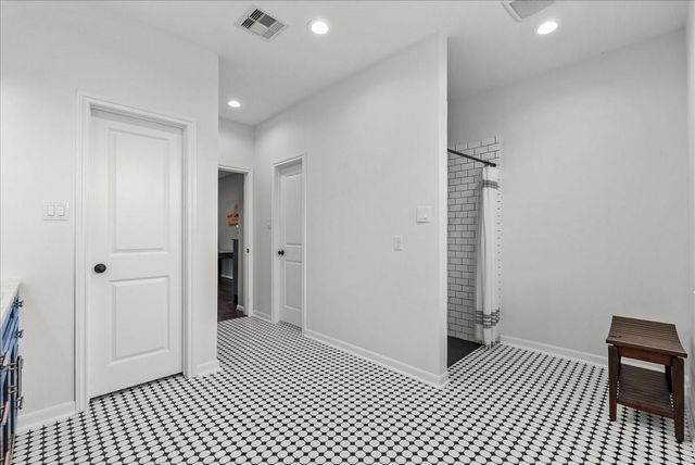 403 W Shore Drive, Clear Lake Shores, TX 77565