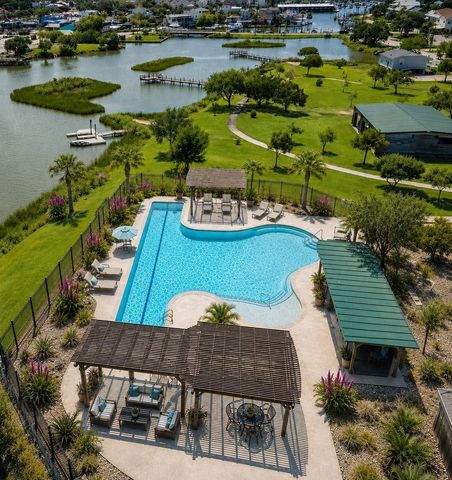 403 W Shore Drive, Clear Lake Shores, TX 77565