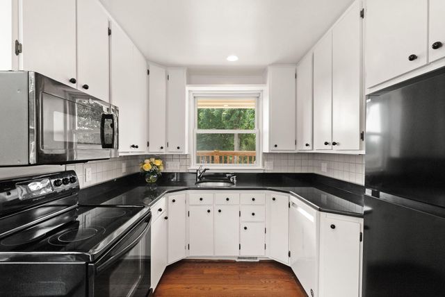 4103 WOODLAND DR, Fairfax, VA 22030