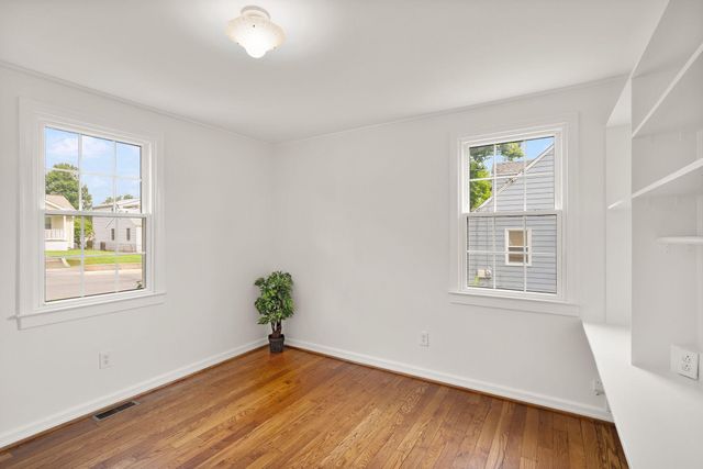 4103 WOODLAND DR, Fairfax, VA 22030
