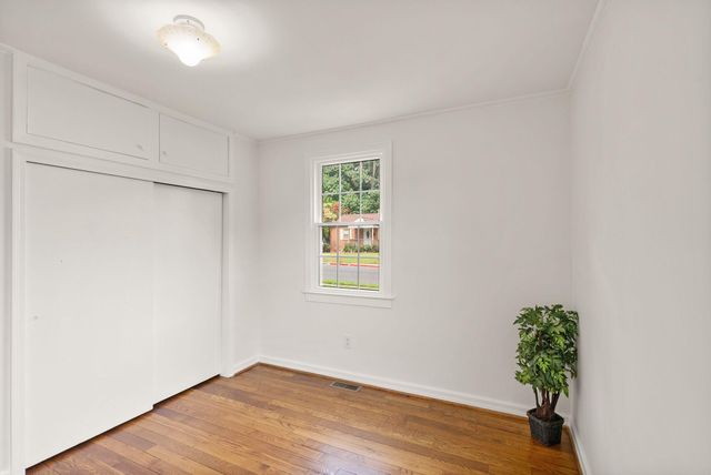 4103 WOODLAND DR, Fairfax, VA 22030