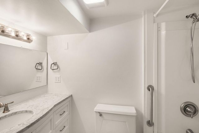 4103 WOODLAND DR, Fairfax, VA 22030