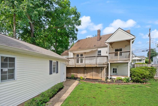 4103 WOODLAND DR, Fairfax, VA 22030