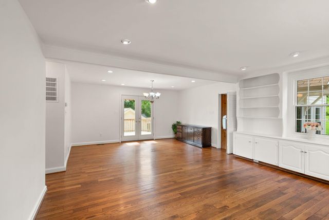 4103 WOODLAND DR, Fairfax, VA 22030