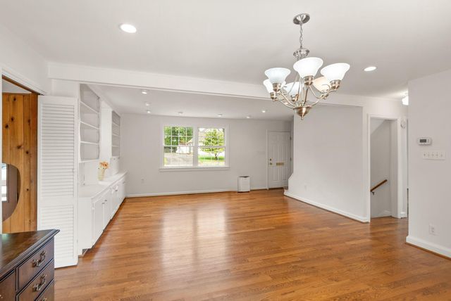 4103 WOODLAND DR, Fairfax, VA 22030