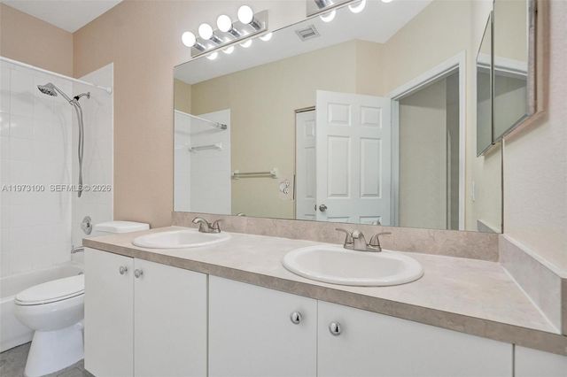 4403 Woodland Cir, Tamarac, FL 33319