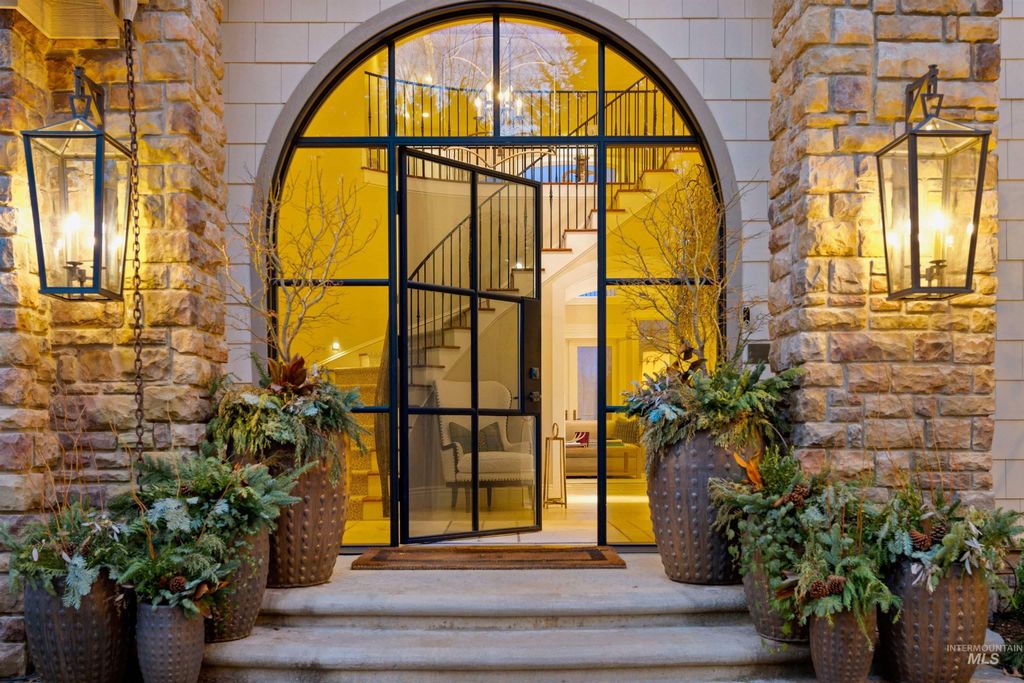 1122 W Two Rivers Lane, Eagle, ID 83616