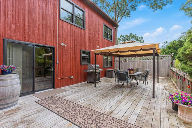 20 Debragga Avenue, East Moriches, NY 11940