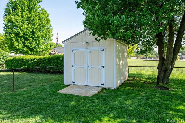 1760 Westwood Drive, Madison Heights, MI 48071