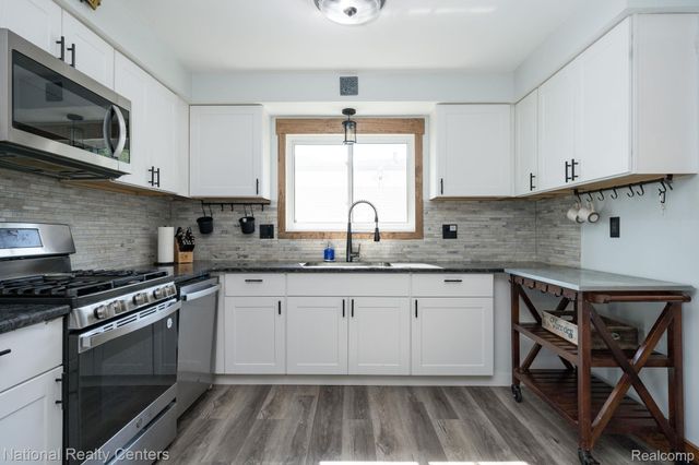 1760 Westwood Drive, Madison Heights, MI 48071
