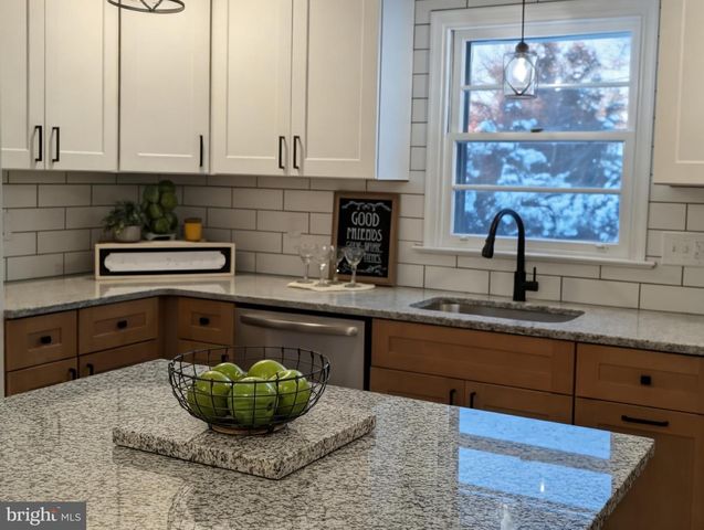 617 CRESCENT AVE, Lansdale, PA 19446