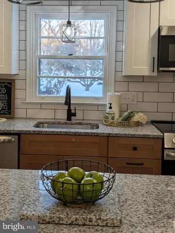 617 CRESCENT AVE, Lansdale, PA 19446