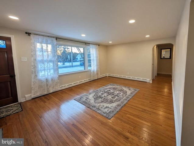 617 CRESCENT AVE, Lansdale, PA 19446