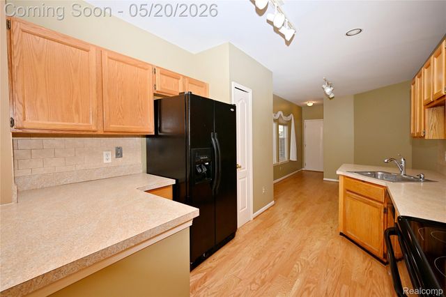 1146 Fairways Boulevard 23, Troy, MI 48085