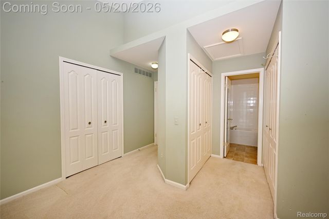1146 Fairways Boulevard 23, Troy, MI 48085
