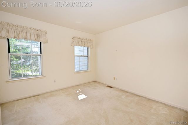 1146 Fairways Boulevard 23, Troy, MI 48085