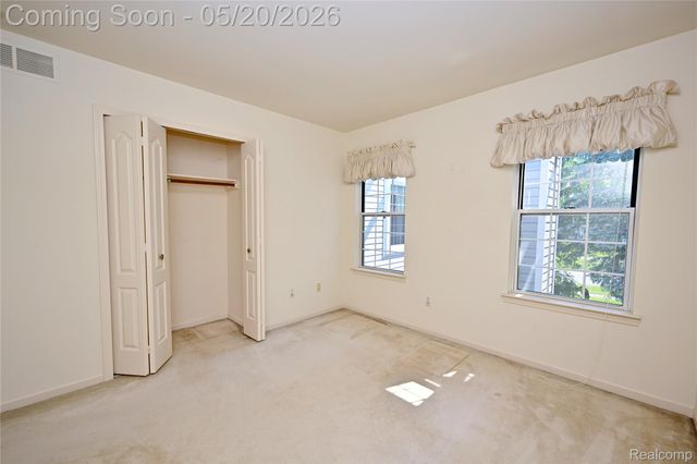1146 Fairways Boulevard 23, Troy, MI 48085
