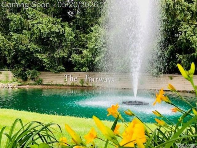 1146 Fairways Boulevard 23, Troy, MI 48085