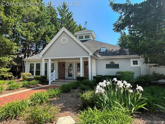 1146 Fairways Boulevard 23, Troy, MI 48085
