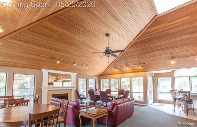 1146 Fairways Boulevard 23, Troy, MI 48085