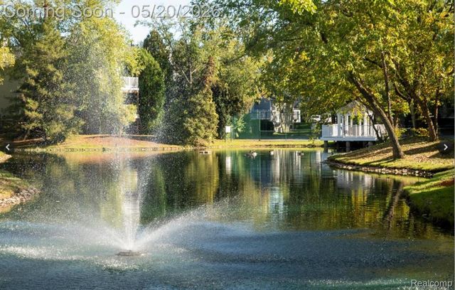 1146 Fairways Boulevard 23, Troy, MI 48085