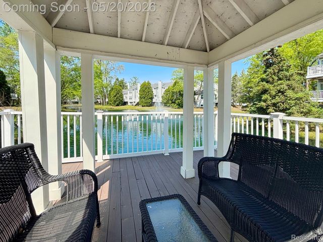 1146 Fairways Boulevard 23, Troy, MI 48085