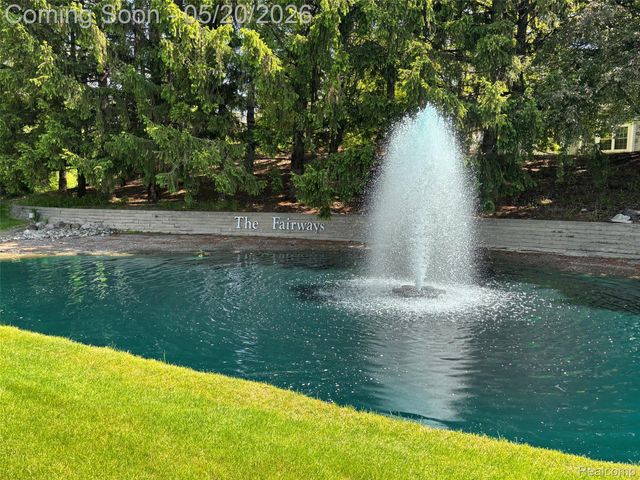 1146 Fairways Boulevard 23, Troy, MI 48085