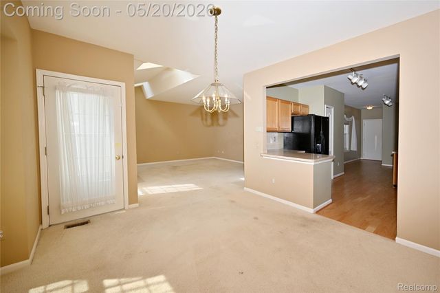 1146 Fairways Boulevard 23, Troy, MI 48085