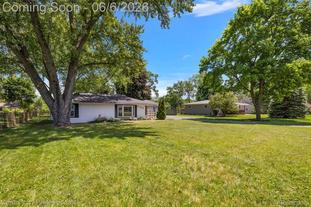 5360 Frankwill Avenue, Independence Charter Township, MI 48346