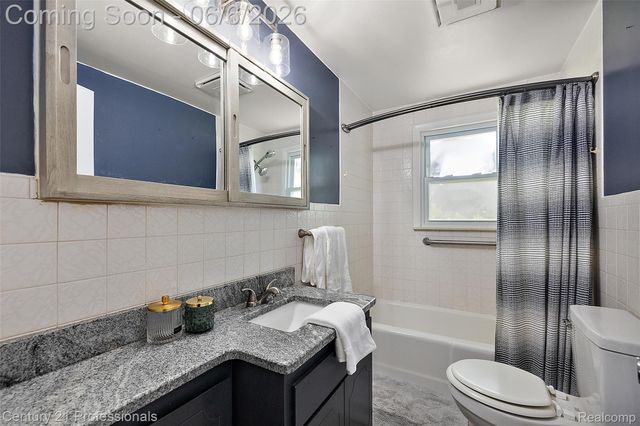 5360 Frankwill Avenue, Independence Charter Township, MI 48346