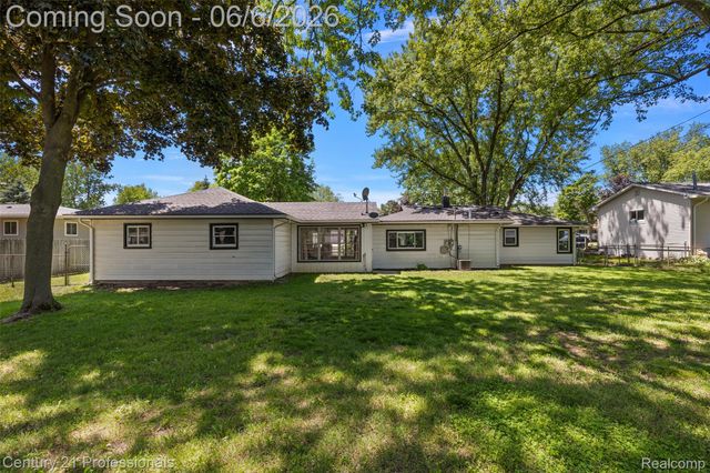5360 Frankwill Avenue, Independence Charter Township, MI 48346