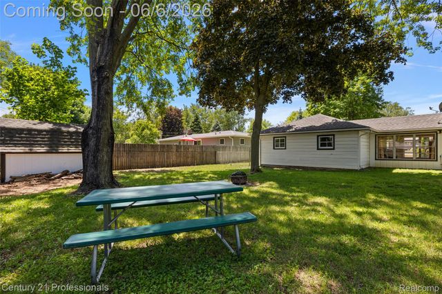 5360 Frankwill Avenue, Independence Charter Township, MI 48346