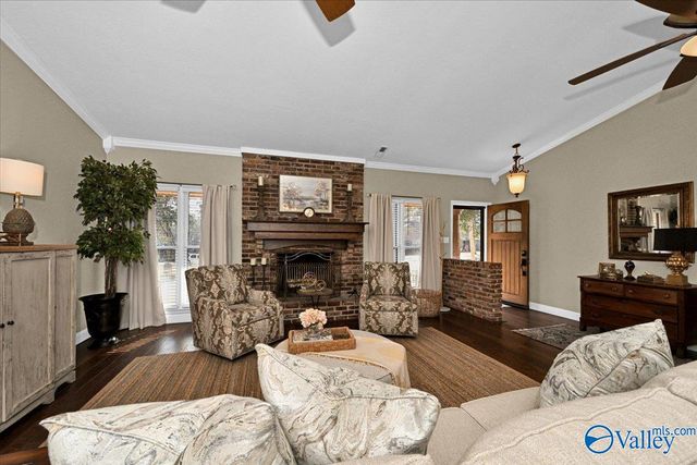 914 Way Thru The Woods SW, Decatur, AL 35603