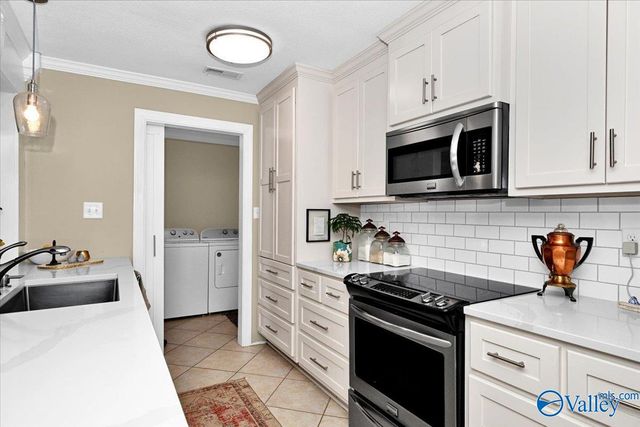 914 Way Thru The Woods SW, Decatur, AL 35603