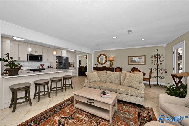 914 Way Thru The Woods SW, Decatur, AL 35603