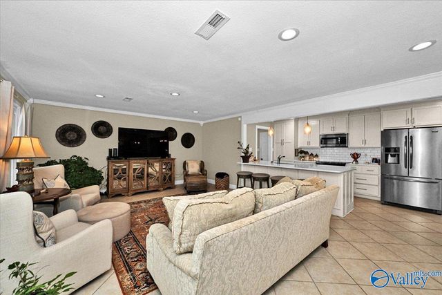 914 Way Thru The Woods SW, Decatur, AL 35603