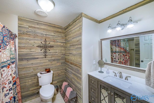 914 Way Thru The Woods SW, Decatur, AL 35603