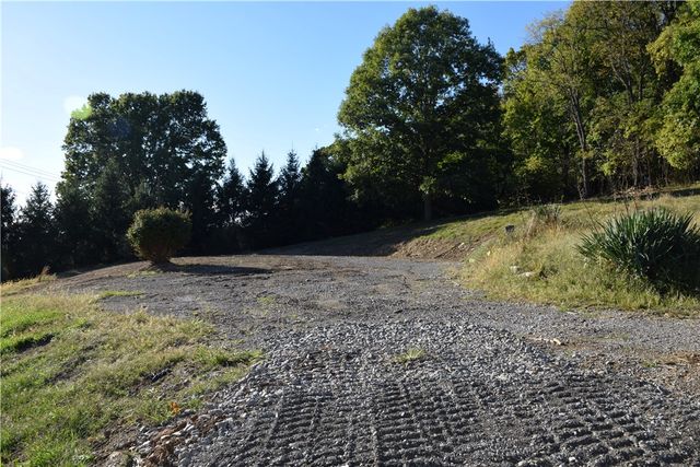 111 Gray Lane, Adams Twp, PA 16046