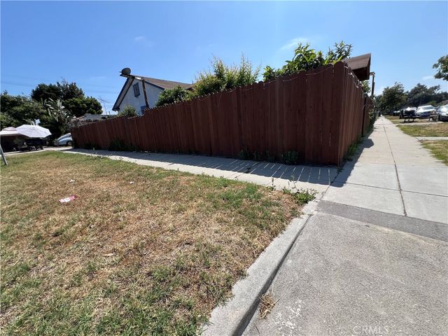 1500 W 52nd, Los Angeles, CA 90062