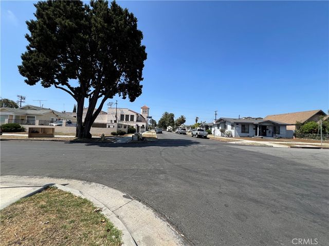 1500 W 52nd, Los Angeles, CA 90062