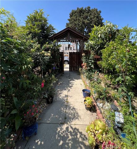 1500 W 52nd, Los Angeles, CA 90062