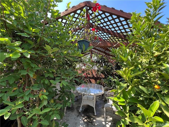 1500 W 52nd, Los Angeles, CA 90062