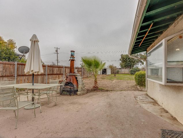 1570 E 26th St, Merced, CA 95340