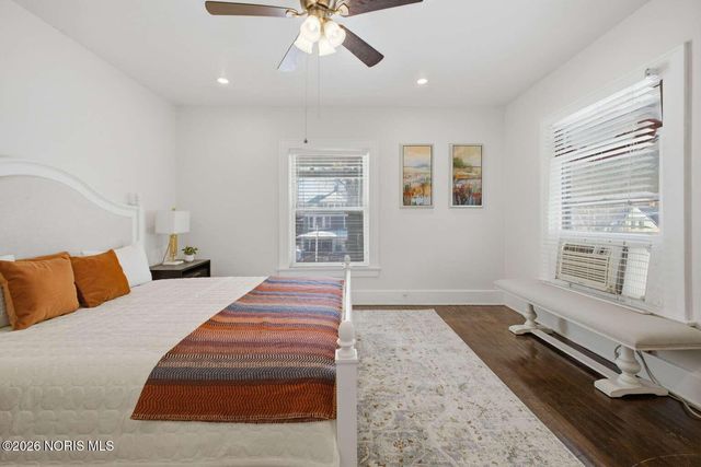 2410 Lawrence Avenue, Toledo, OH 43620