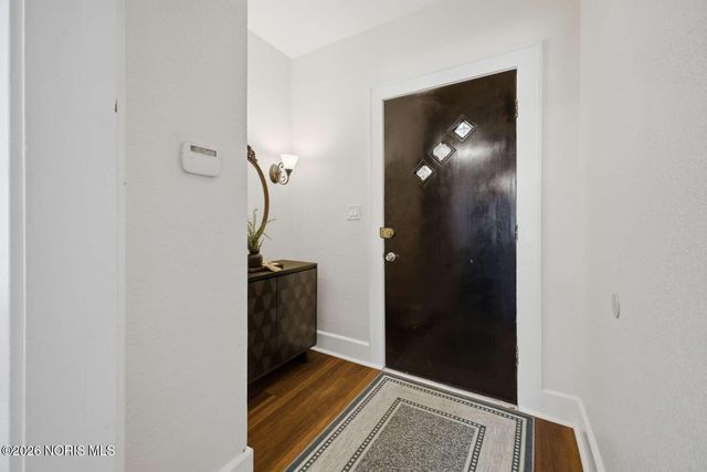 2410 Lawrence Avenue, Toledo, OH 43620