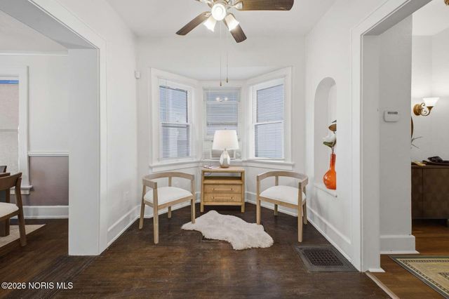 2410 Lawrence Avenue, Toledo, OH 43620