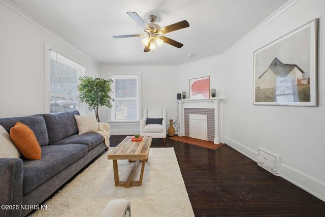 2410 Lawrence Avenue, Toledo, OH 43620