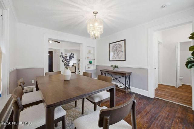 2410 Lawrence Avenue, Toledo, OH 43620